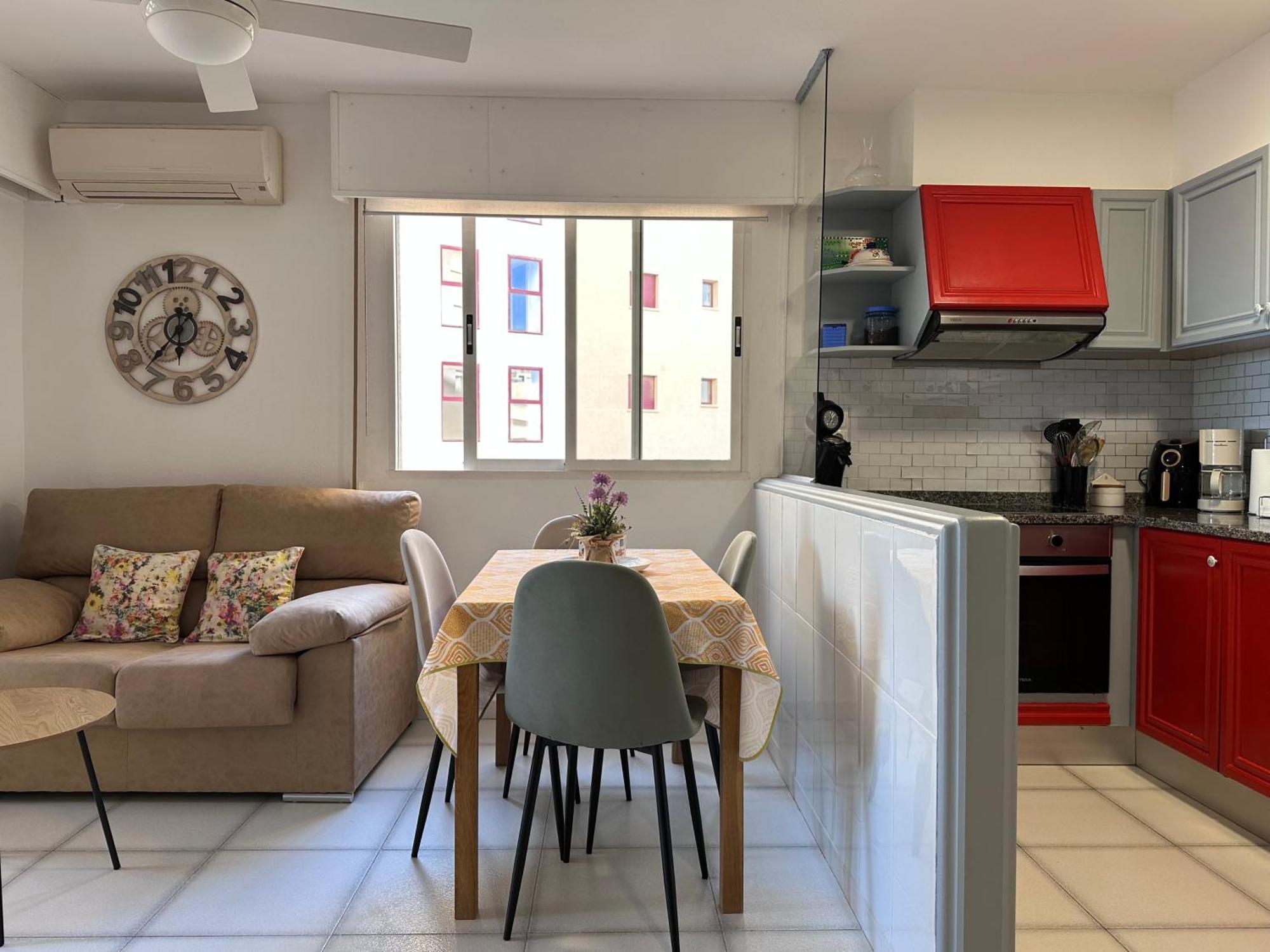 Apartment On The Beach With Parking And Pool 卡尔佩 外观 照片