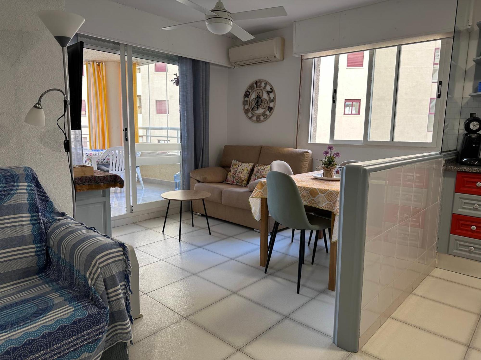 Apartment On The Beach With Parking And Pool 卡尔佩 外观 照片
